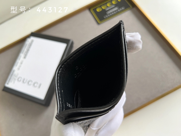 グッチ財布コピー着用イメージ